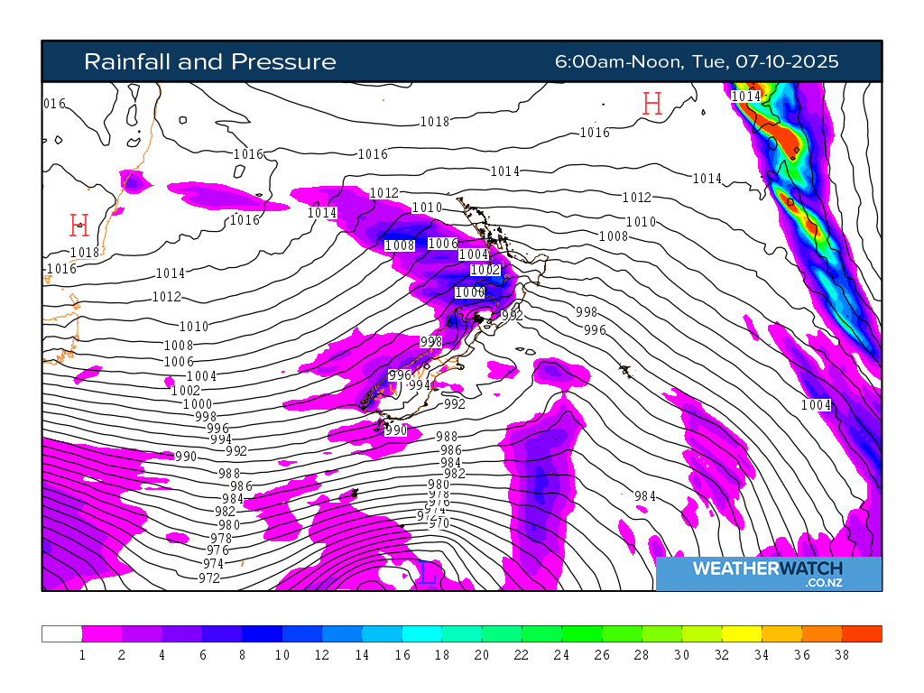Rainfall and pressure for 7:01am on Tue 7 October 2025