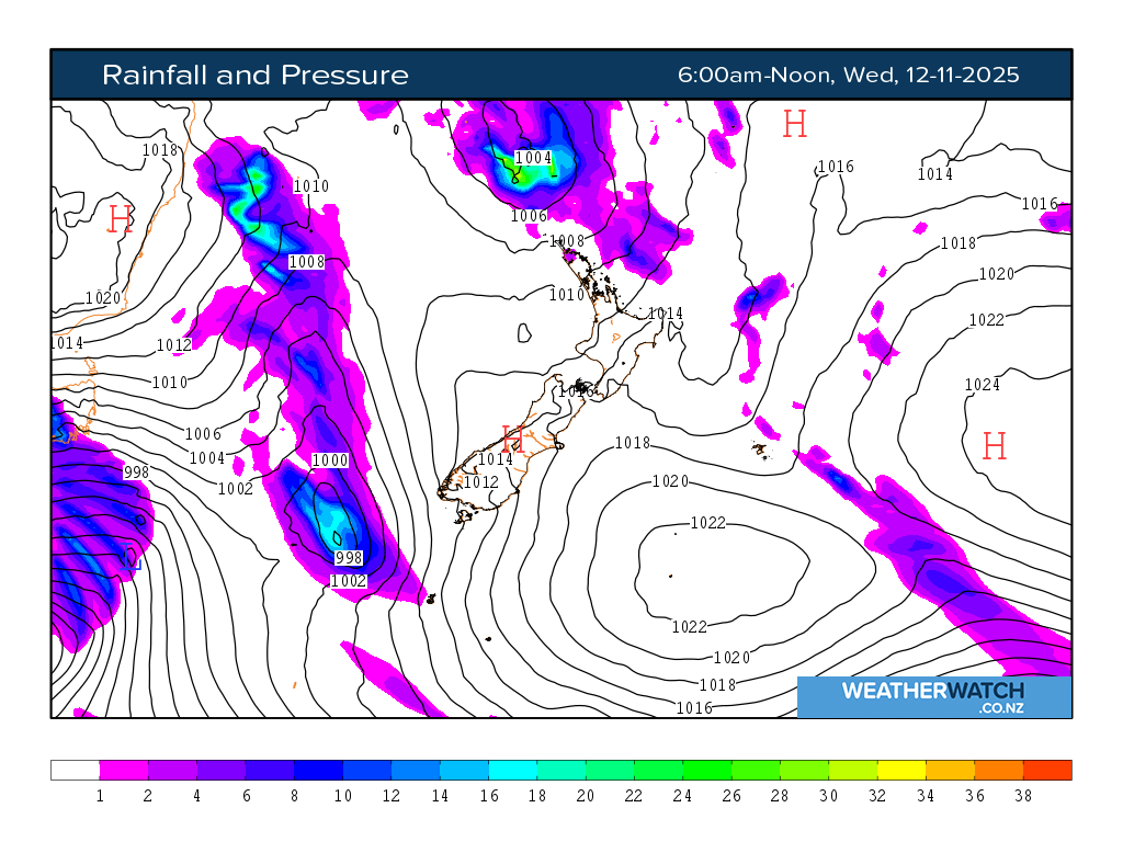 Rainfall and pressure for 7:01am on Wed 12 November 2025