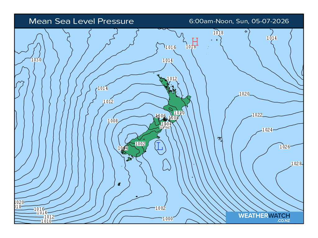 Mean sea level pressure for 6:01am on Sun 5 July 2026
